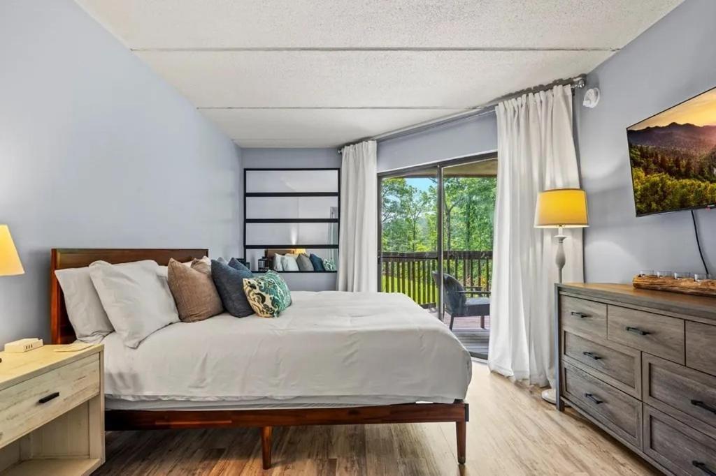 Views & Fireplace - Minutes To Gburg And Ober - Condo Gatlinburg Extérieur photo