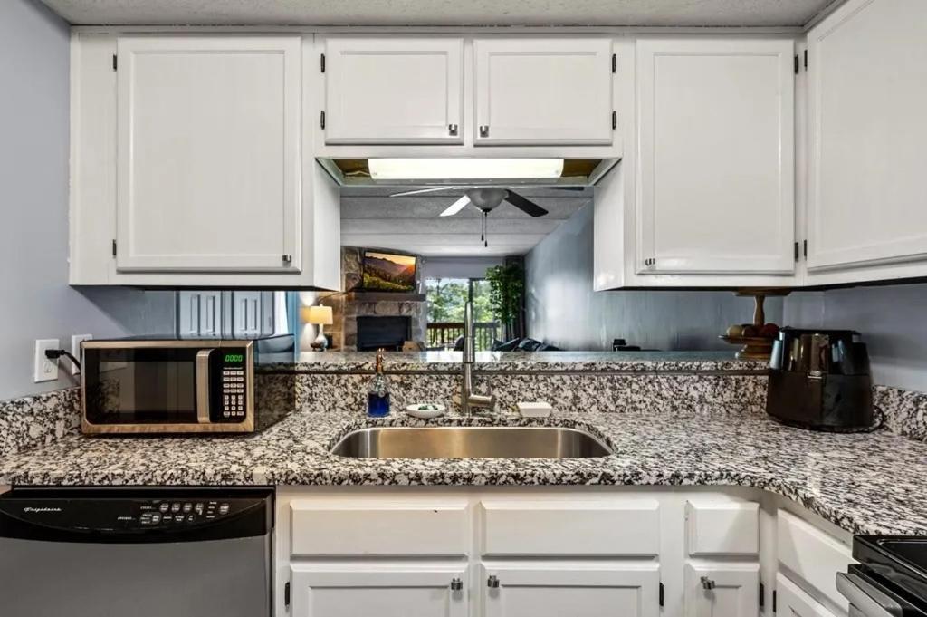 Views & Fireplace - Minutes To Gburg And Ober - Condo Gatlinburg Extérieur photo